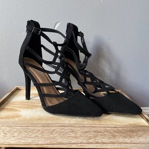 Black Pump Shoes
